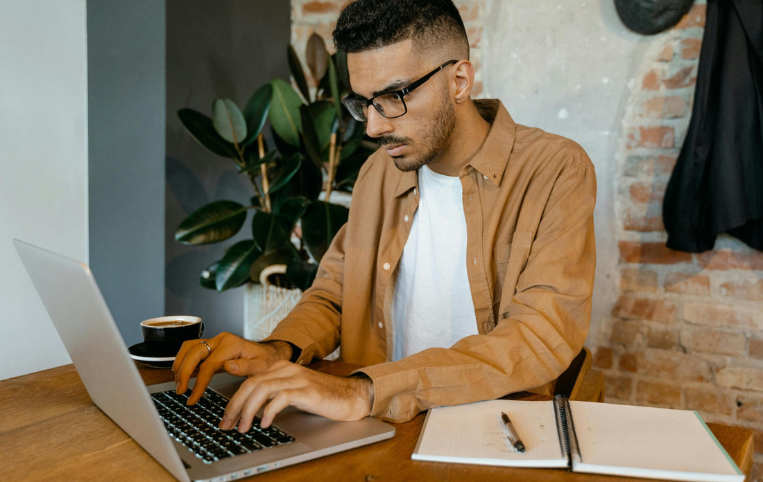 Online vs. In-Person Security Guard Training